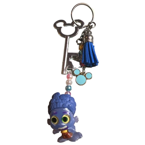 Disney adorable keychain - Picture 2 of 2